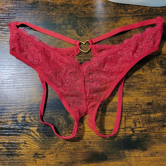 Frederick’s of Hollywood Red Lace Bra & Panty Set Lover Style S/M NWT - Picture 5 of 8